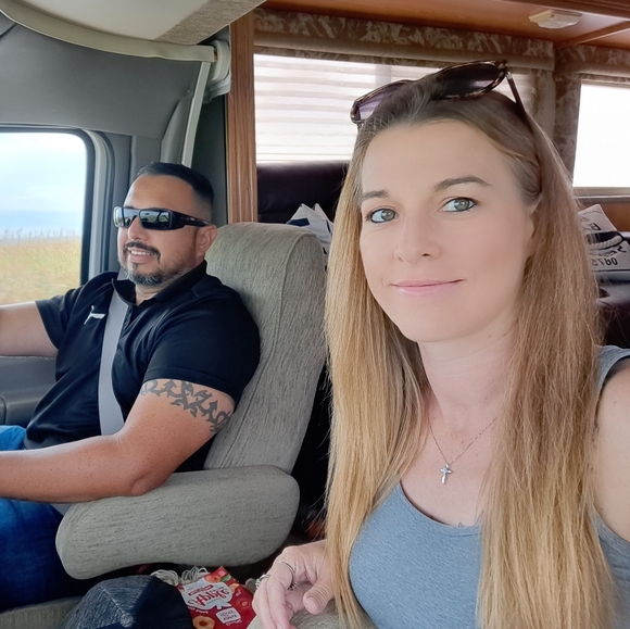 Meet the Posher Other - Meet your Posher, Angela